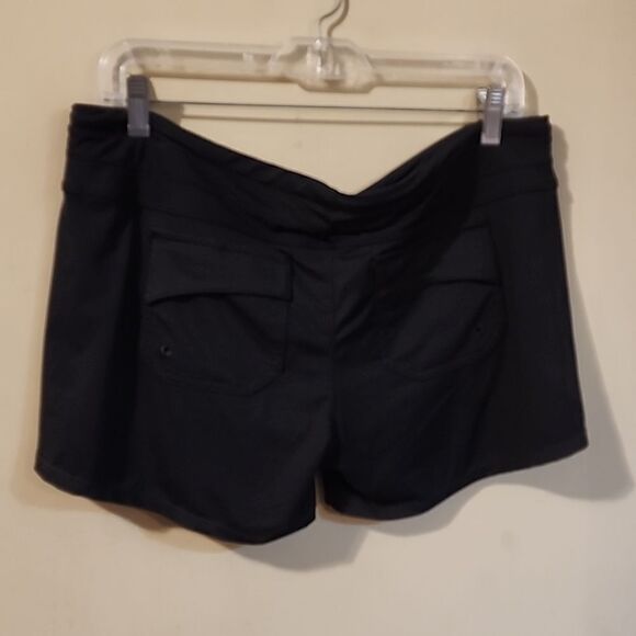Athleta shorts large excellent condition - Picture 4 of 4